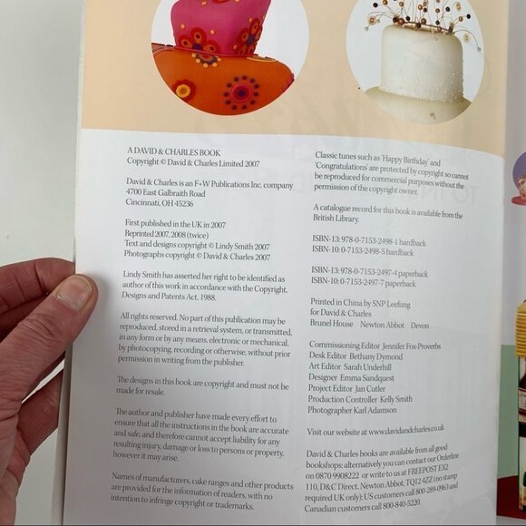 Cakes To Inspire and  Desire by Lindy Smith - Picture 4 of 9